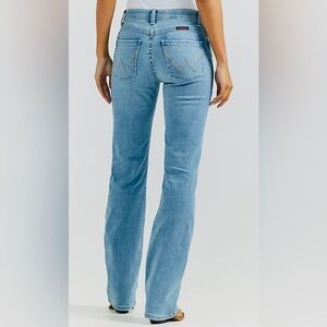 WRANGLER WILLOWS NWT 👖💙🩵🤠